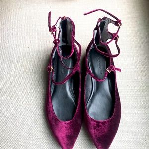 BANANA REPUBLIC ABBY BURGUNDY VELVET ANKLES STRAP POINTED BALLET FLATS SIZE 9